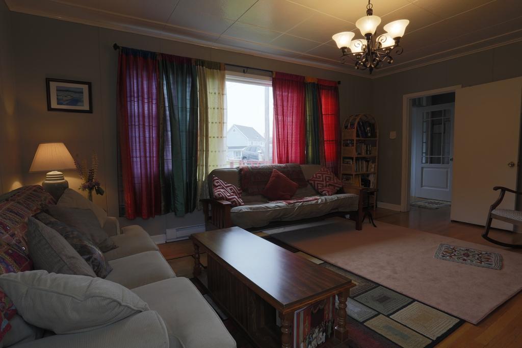 Meems Elliston B&B Buitenkant foto