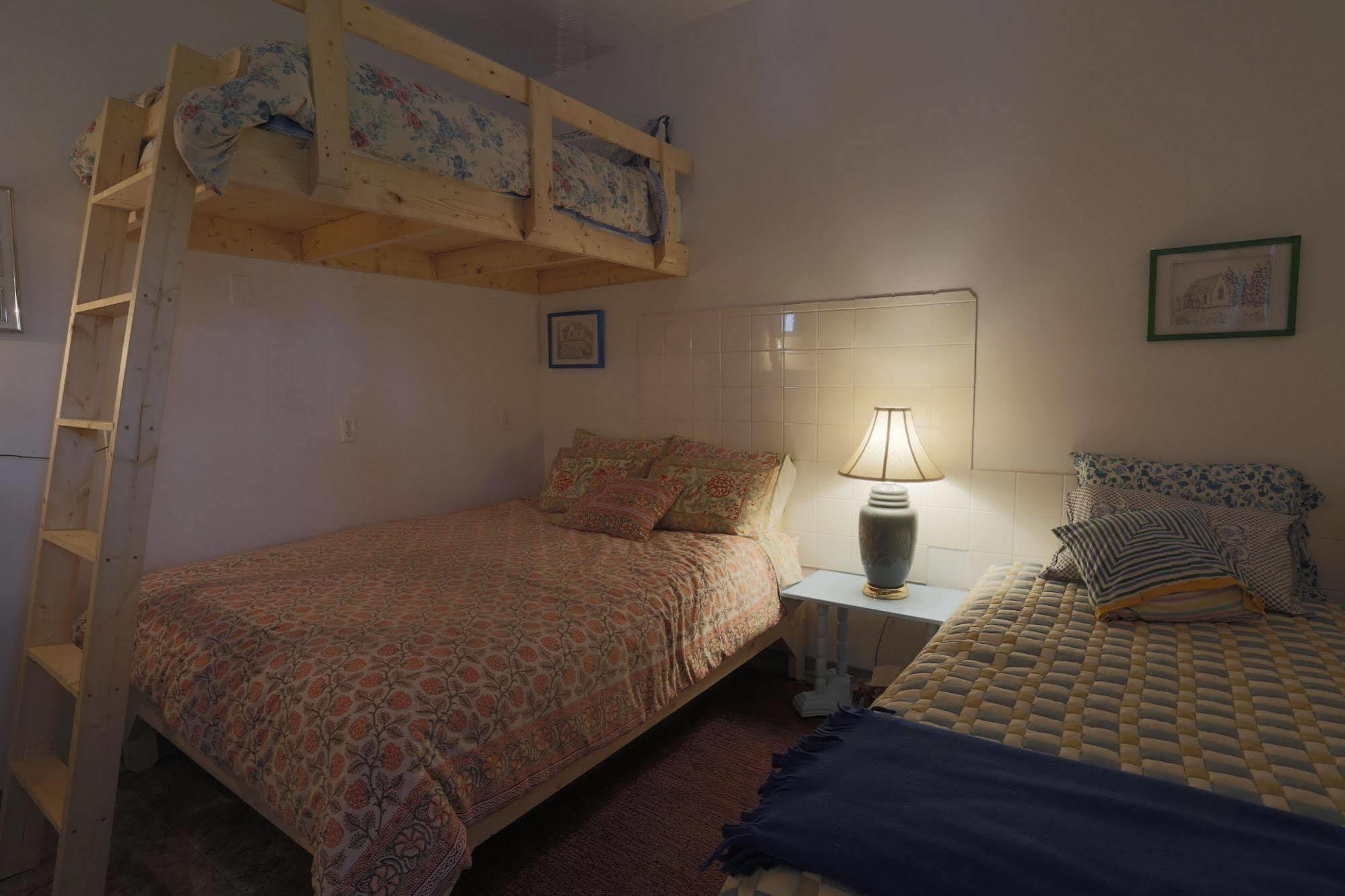 Meems Elliston B&B Buitenkant foto