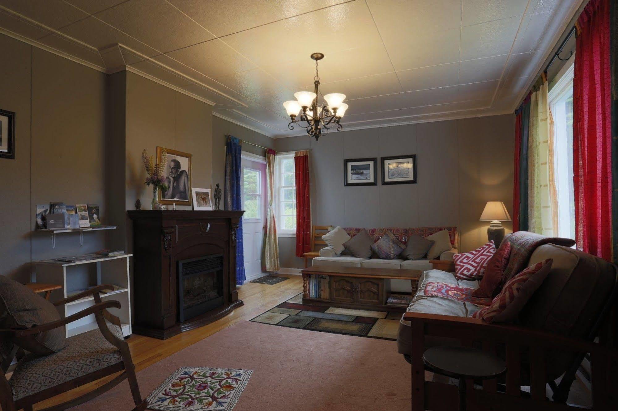 Meems Elliston B&B Buitenkant foto
