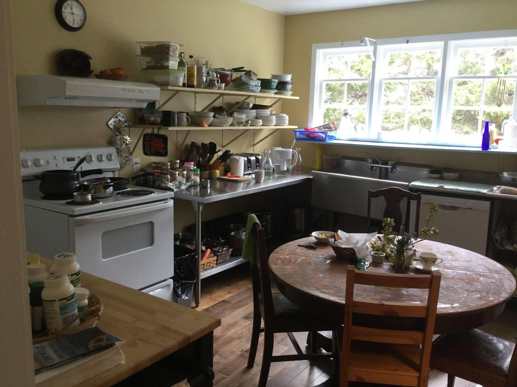 Meems Elliston B&B Buitenkant foto