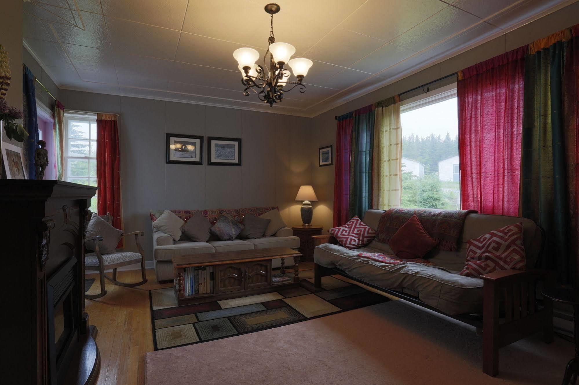 Meems Elliston B&B Buitenkant foto