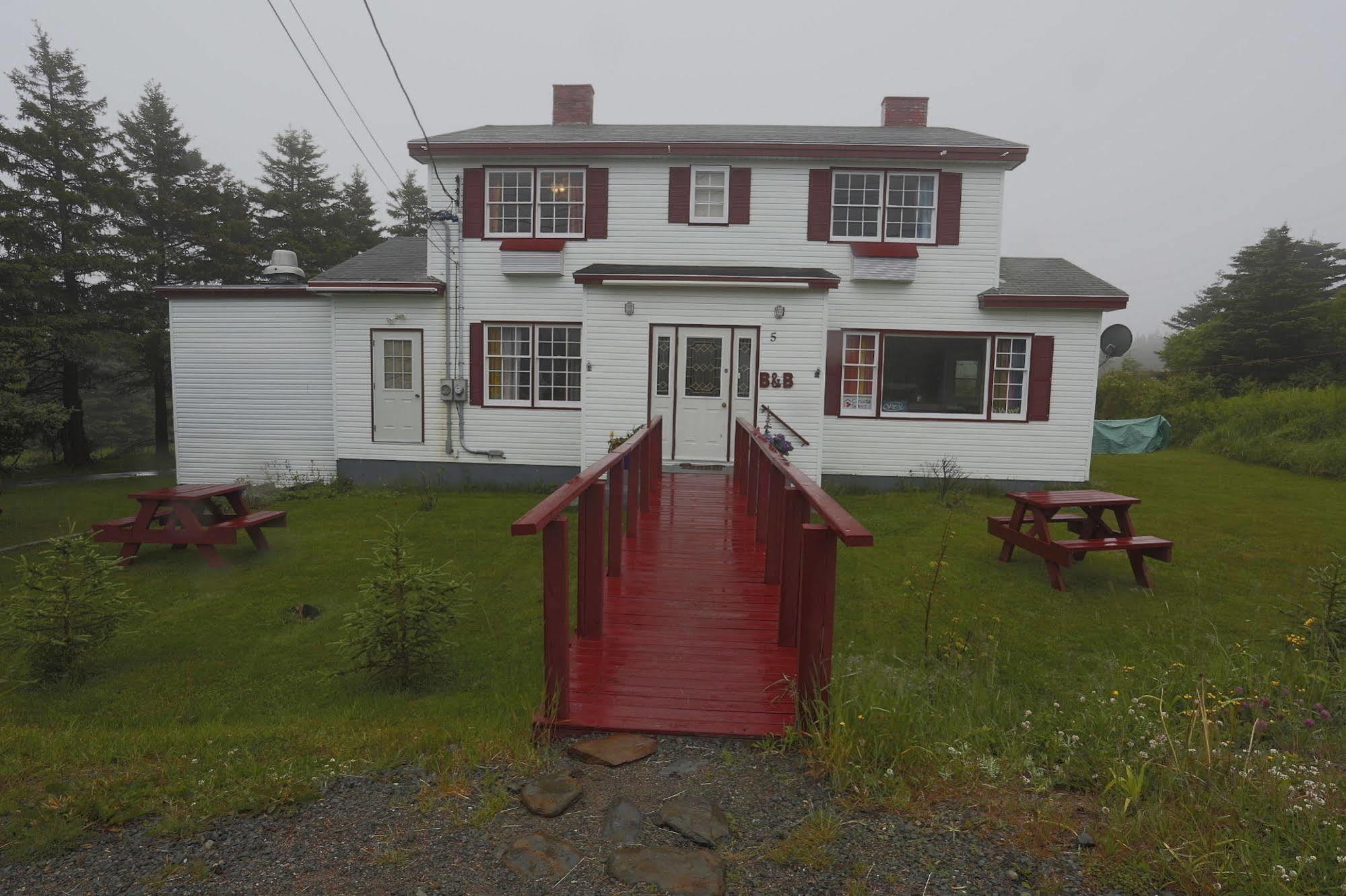 Meems Elliston B&B Buitenkant foto