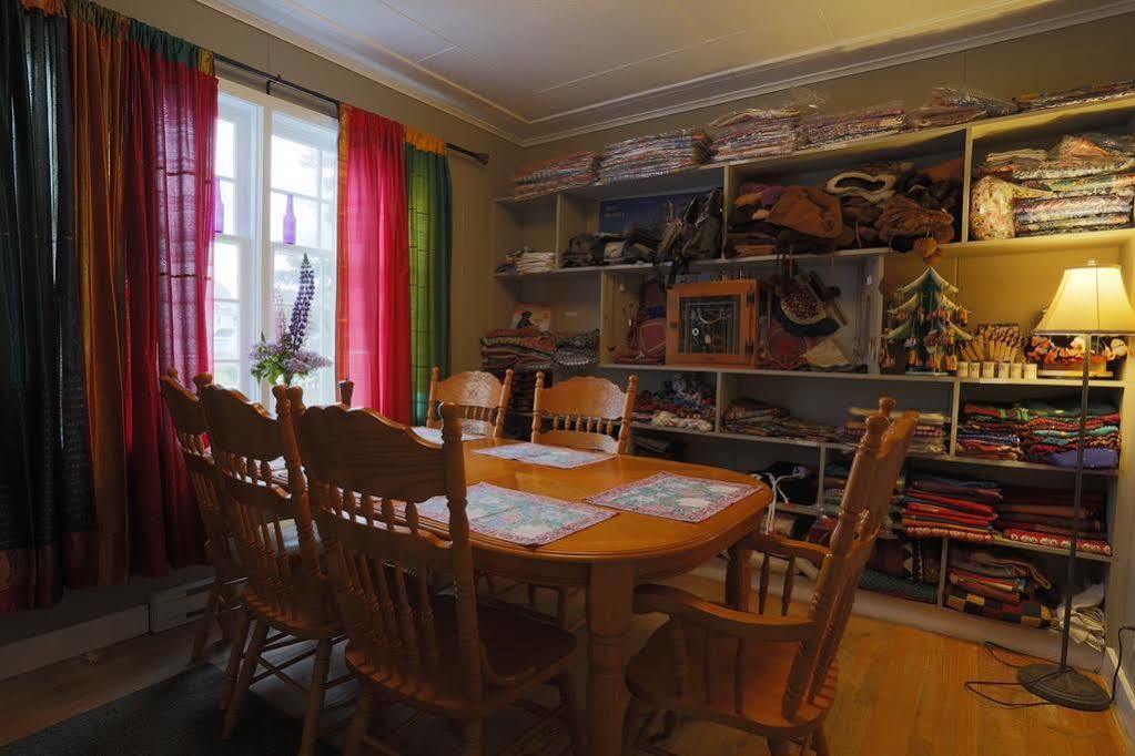 Meems Elliston B&B Buitenkant foto